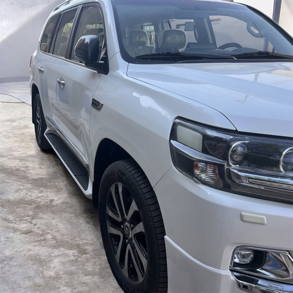 GXR. Grand Touring V8 - 4600
رقم أربيل هزة و سنوية جديدة 
لون ابيض 
ماشية 83 و قابلة للزيادة 
للتواصل ***********
