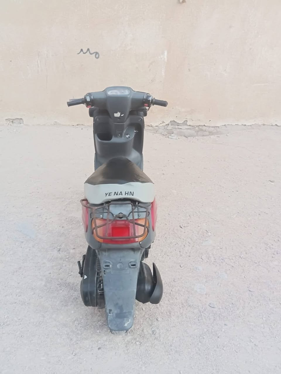 يالله سلام عليكم شباب منغولي للبيع دراجه ناعمه كهرباىياته شغاله شاصي نضيف سعره 250وبيه مجال قليل مكاني كربلاء حي نضال يم المستوصف بضبط لايت شغال شاير هورن دشبول ساعه حلوه قفل جنطه قبل ستيرن كله شغال الي يريده بخدمته ***********
