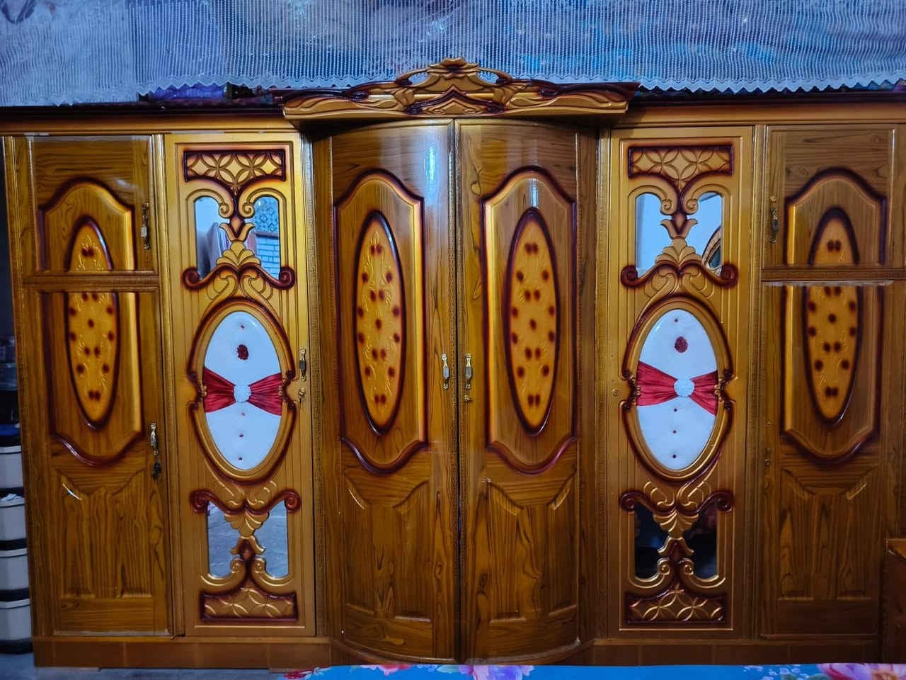 سلام عليم غرفه مستخدمه للبيع السعر 600 الف وبيه مجال عنوان الشعب ***********
