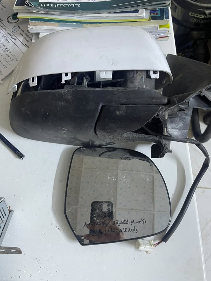 المسجل والإطار ب٤٠والمرايه شغاله مابيها شي بلاديه ٤٠
***********
