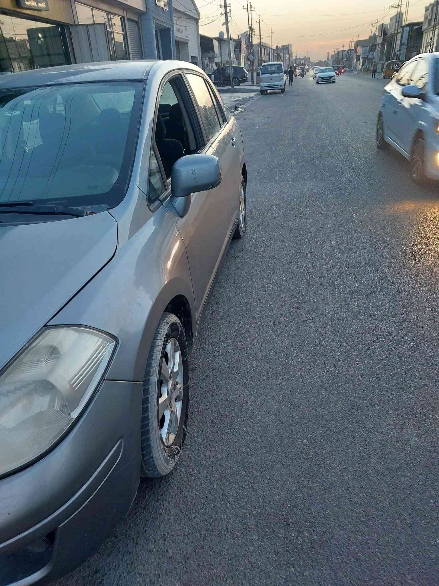السلام عليكم نيسان فيرسا ٢٠١٠ 
رقم بغداد بأسمي رقم مميز
المحرك بي بدايه تبخير بس من تفتح القبغ تمشي يعني مو لازم يتبدل 
اكطع سعر المحرك من سعر السياره 
والباقي جاهز صبغ حزام 
شاشه تيسلا كامرا كروس سرعه 
غرفه السياره جديده 
سعر ٦٣ وبيها مجال 
مكاني العبيدي 
***********
