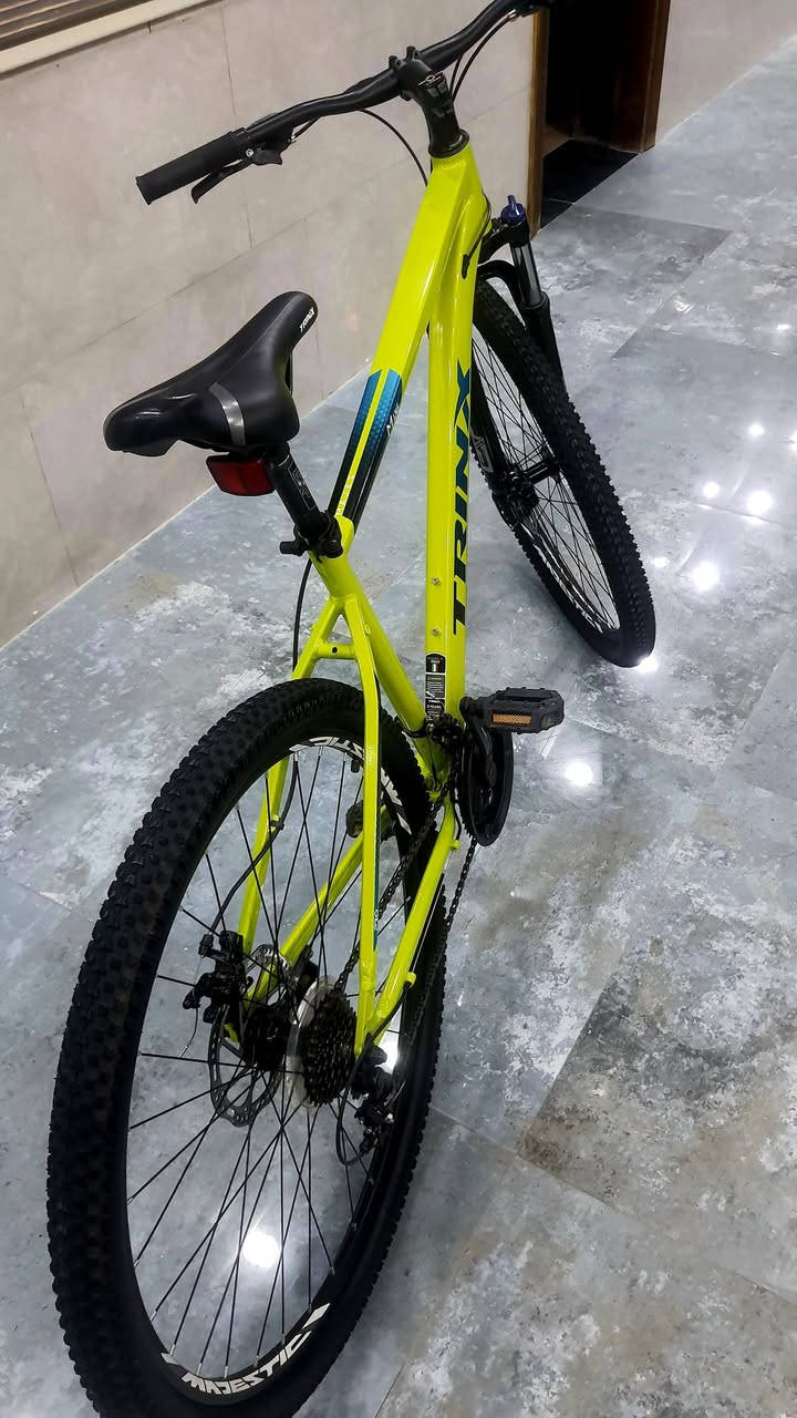 *للبيع بايسكل جبلي أيطالي *TRINK
المواصفات:

* الماركة:  TRINX  SPORT
* حجم التاير:  29  إنش
* الفريم: ألمنيوم خفيف وقوي – قياس 52 سم
* منظومة السرعات: Shimano
* 3 سرعات أمامية × 7 سرعات خلفية (21 سرعة)
* بريكات دسك
* قيادة مريحة وثابتة، مناسب للمدينة والطرق الوعرة.
للعلم بايسكل ( تجميع الصين )
 حالة البايك:
* مستخدم مرة واحدة فقط.
* نظيف جداً
هاتف ***********

