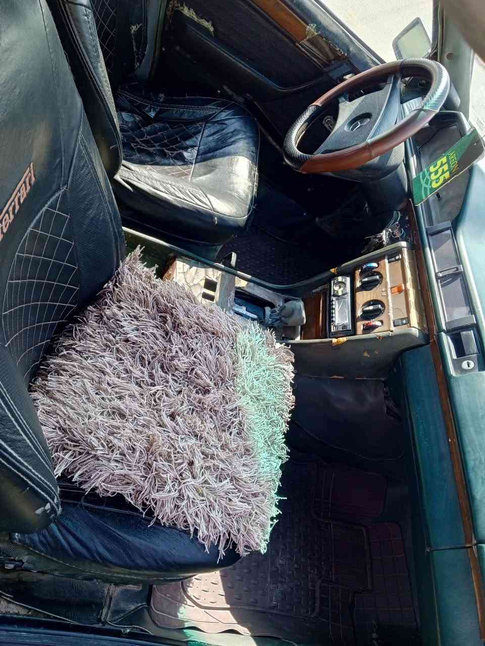 مرسيدس دب موديل 85 سنويه لل 27 مكينه فيفتي اثنين ونص نظيفه قبل خمسه اشهر نشدت سعر 36 أو مراوس حسب القناعه الرقم *********** سوق الشيوخ
