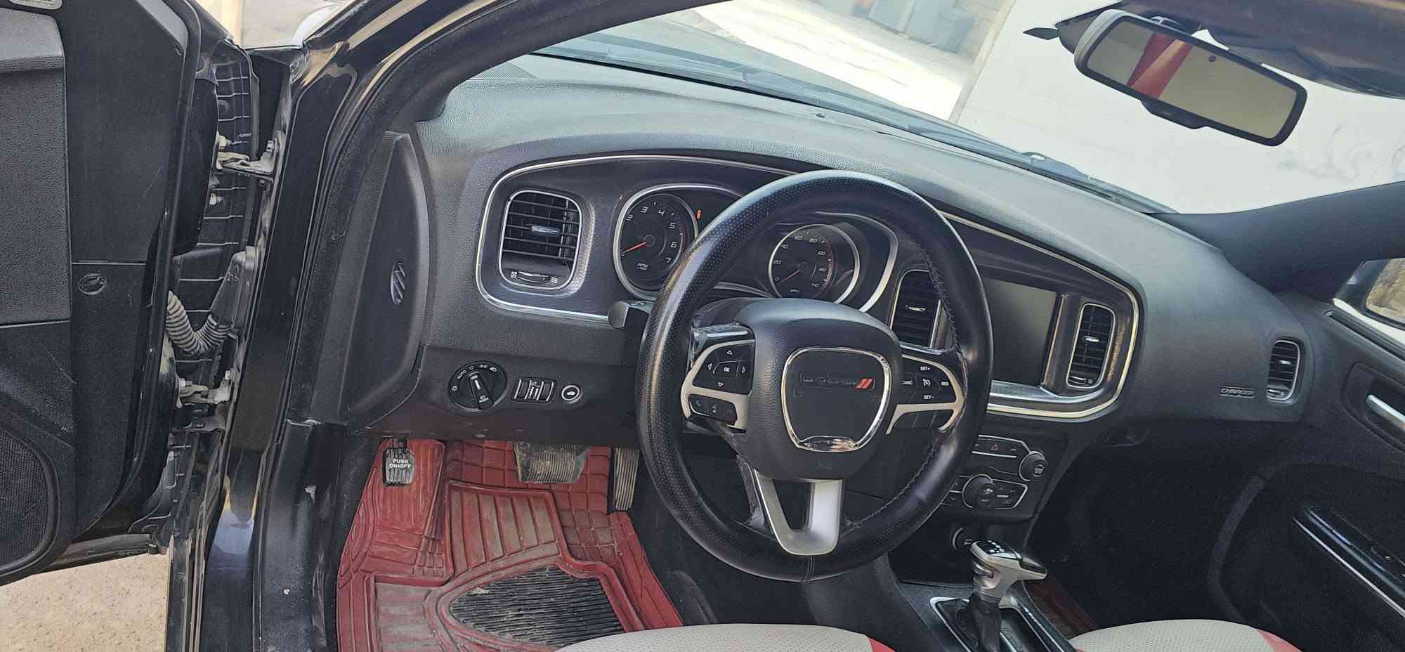 تشارجر SXT • ٢٠٢٢ • بدون ايرباك