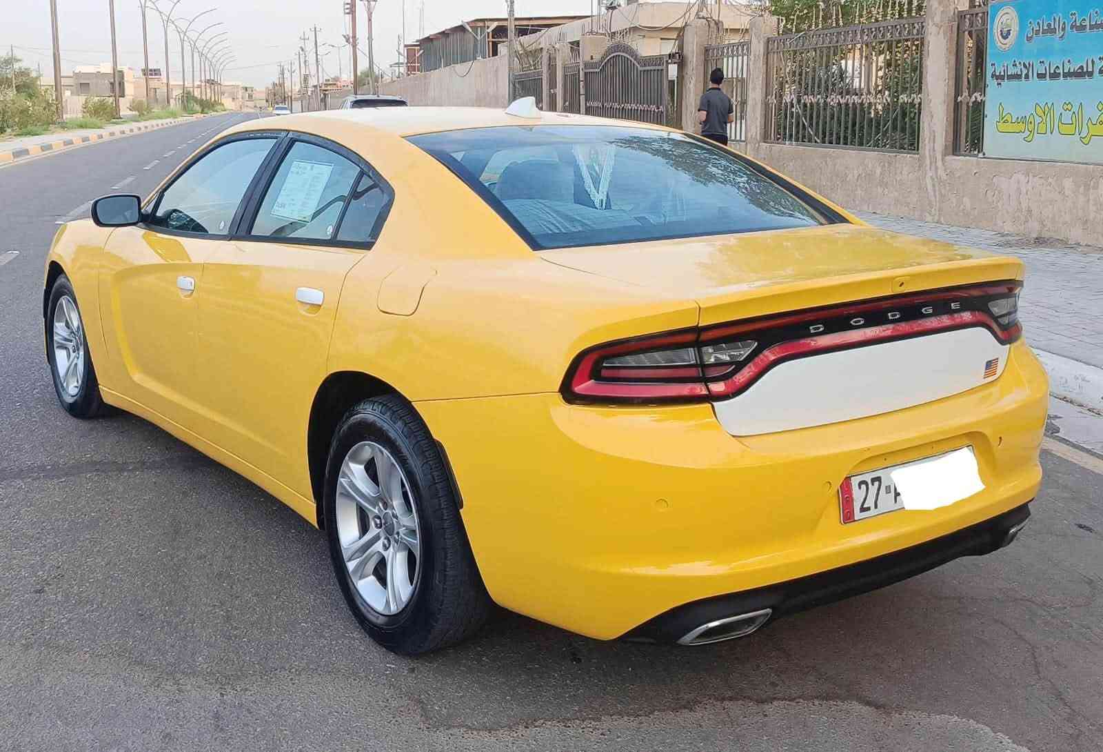 السعر 142 للاستفسار *********** جارجر موديل 2018 امريكي حادثه جاملغ امامي وبالعراق جاملغ خلفي مكينه 3600 وكير مكفولات تبريد ثلج حداديه جديده تخم تاير السيارة جديده وجاهزه ما بيه أي نقص رقم انكليزي مكانه كربلاء
