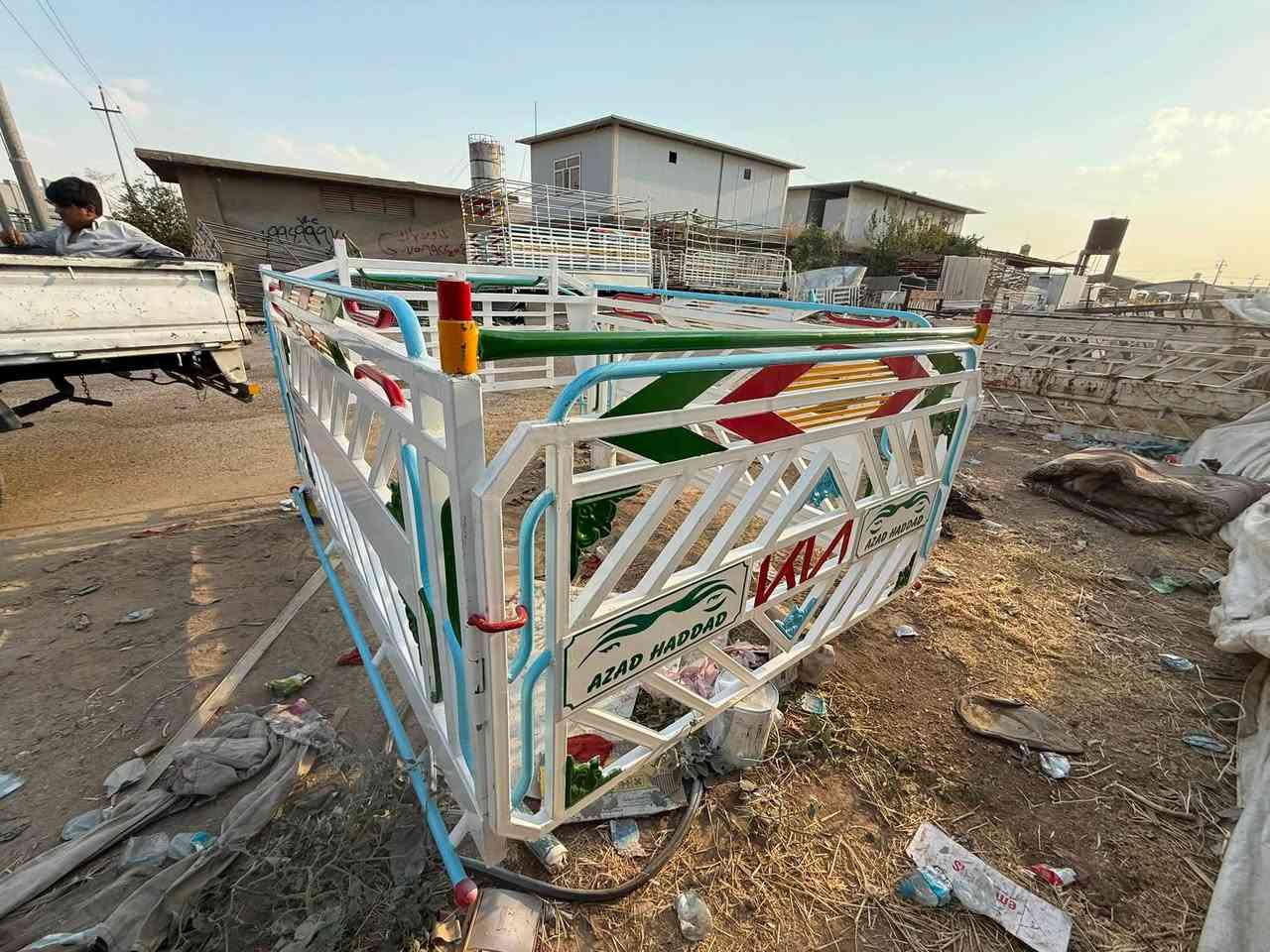 محجر کیا دەبل قمرە بۆ فرۆشتن بۆ ٣٠٠ و ٢٧٠٠ دەبیتن
محەجەرەکە نوێیە وکەم بەستراوە شەنگ و خایسی نیە
شوێن هەولێر ژ.م *********** وەتسئاپ و فایبەری لەسەرە
