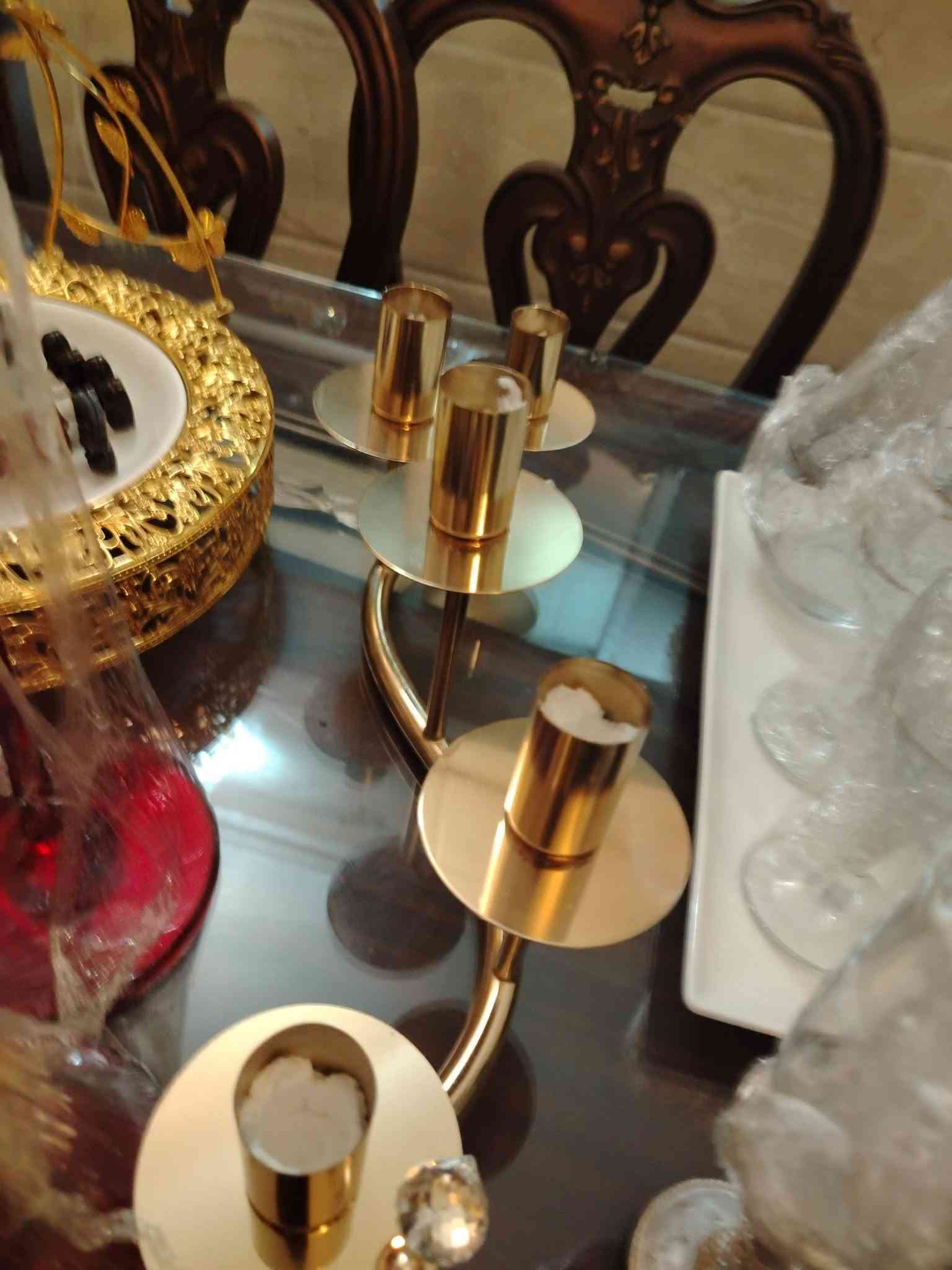 مجموعه تحف • ميز طعام • البنوك
