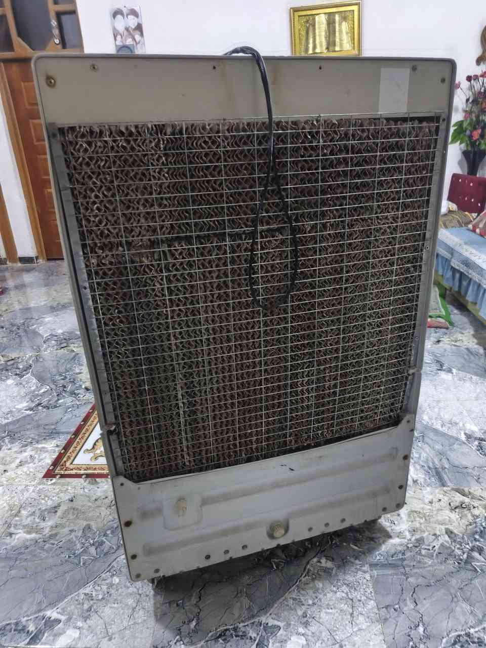 كونفيره البيع نضافيتها 90بل ميه سعر175وبيه مجال مكان حله  قرب شريفه رقم الهاتف ‏‪***********‬‏
