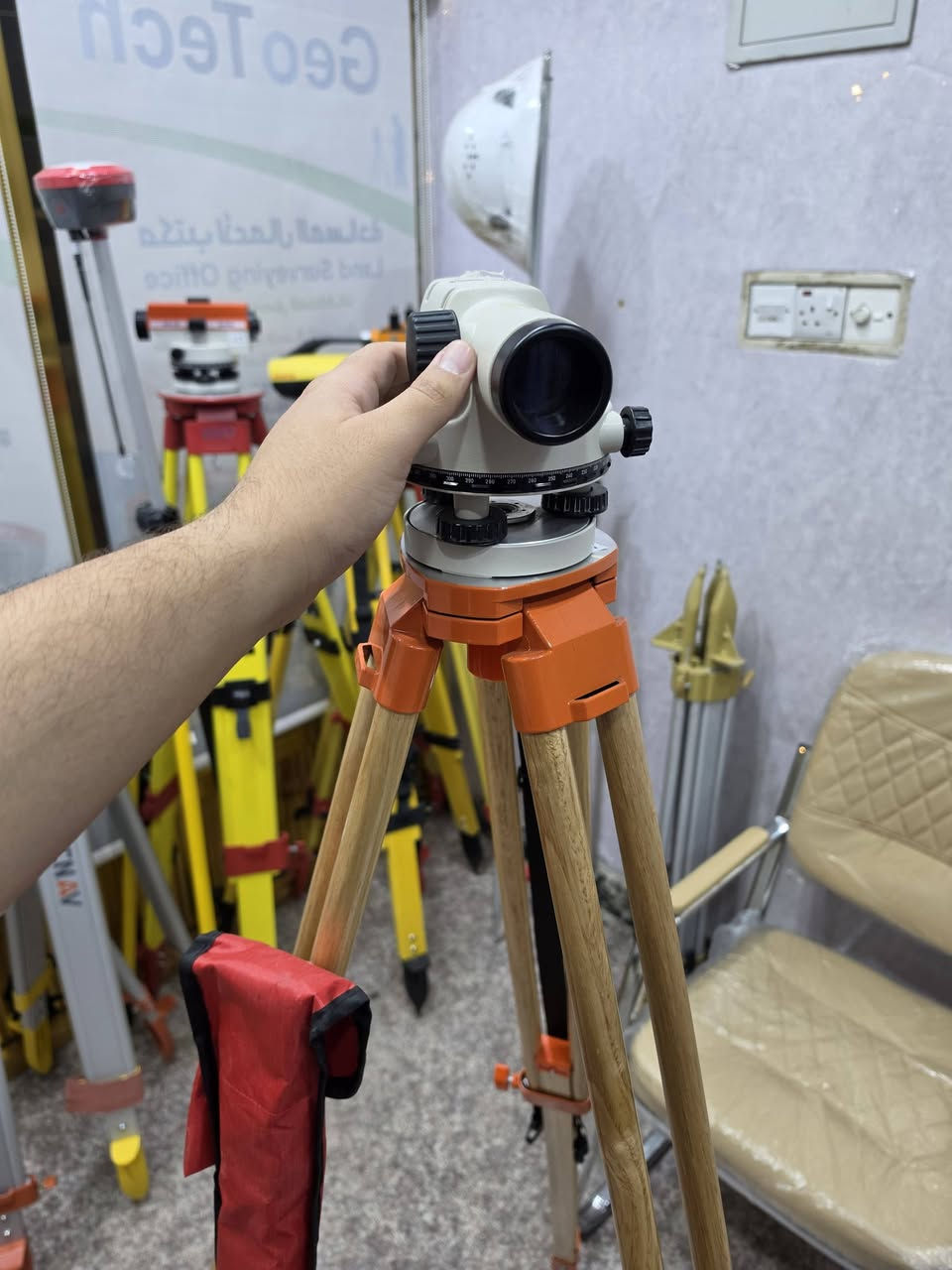📢 متوفر للبيع | ليفيل NIKON 🔥

📐 جهاز ليفيل نيكون، من الأجهزة المميزة لأعمال المساحة والتسوية وإعطاء المناسيب.

✅ دقة عالية في القياسات ✅ مناسب للأعمال الهندسية والإنشائية ✅ متوفر للفحص والمعاينة

📍 Geo Tech للمساحة البصرة – الجنينة – شارع المصلحة

📞 للاستفسار والشراء: *********** ***********

🚚 متوفر التوصيل لجميع المحافظات.

Geo Tech | كل ما يحتاجه مهندس المساحة 🌍

#GeoTech #Nikon #ليفيل #أجهزة_مساحة #البصرة #معدات_مساحية
