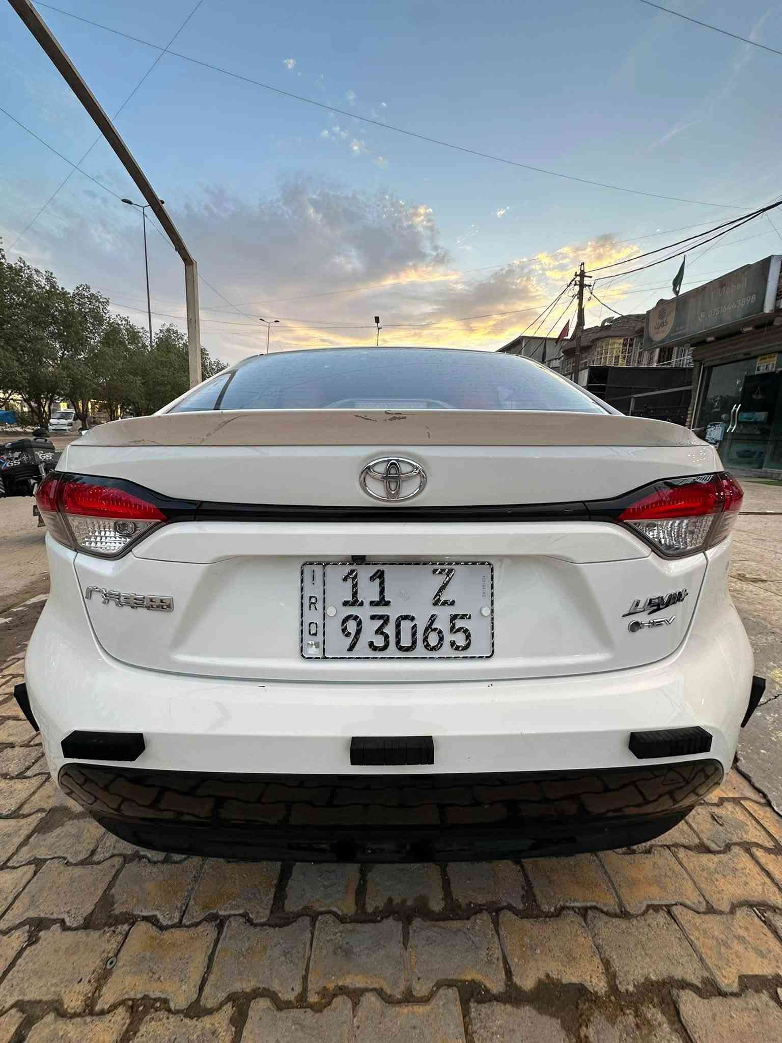 كورلا هايبرد ٢٠٢٥ ليفين 
كفاله عامه من الصبغ والبارد
فول مواصفات للاخير 
فتحه 
بصمه 
رادارات 
كشنات جلد وكهرباء 
هواي مواصفات بيها متنعد 
سياره جديده ماشيه ١٥ الف 
سعر ب١٦٠ وبيها مجال 
مكاني بغداد 
***********
