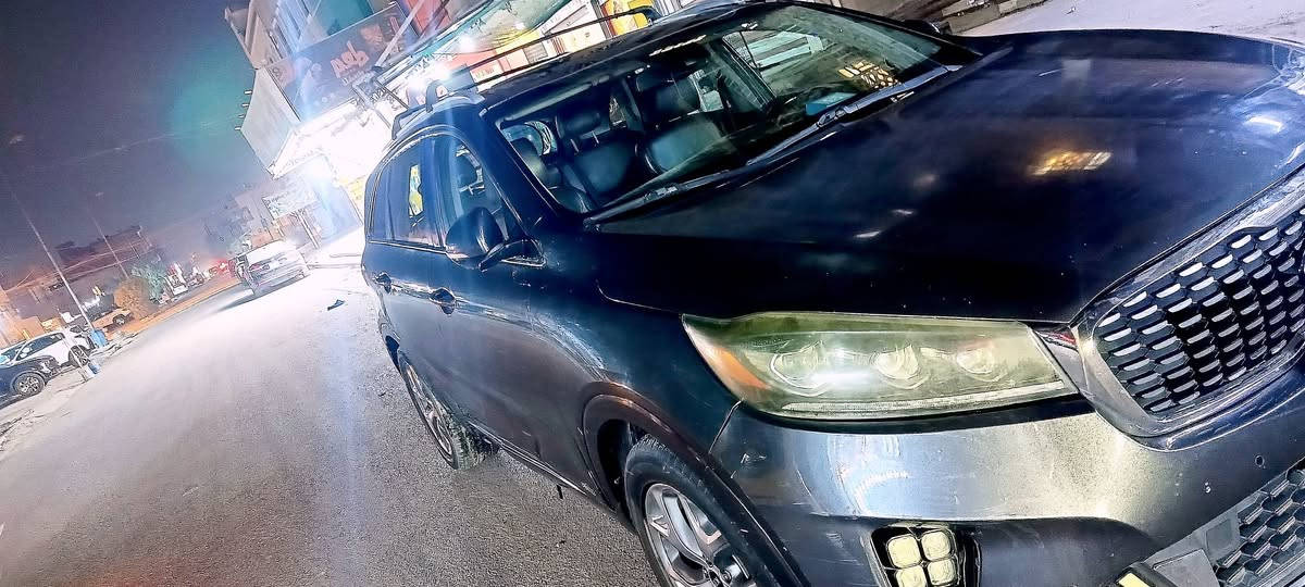 سورنتو 2020 sx فول الفول 7 راكب
6 سلندر 
امريكي حادثهه جاملغ مصلح وبنيد مبدل وجاملغ وباب مصبوغ 
شحن لاسلكي 
جنطة اوتو
بنوراما 
مري شفط واشارة بالمري
تبريد 3قطع 
كامرات 360 
اوتو هولد  حساسات وتحكم كامل 
دفع رباعي 
سيارة ما بيهه اي نقص خير من الله مكاني 
بغداد زيونة الغدير تواصل واتس 
*********** بغداد, العراق
