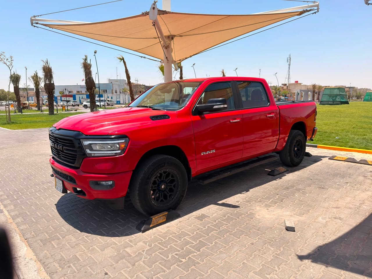 سلام عليكم رام بك هورن موديل2019 باب طويل بدي قصير رقم بغداد باسمي تحويل مباشر  مكينه8سلنر5700 السياره جديده كلش كل نقص مابيها صور حادثها بلمنشور السعر210وبيها مجال عنواني البصرة ماموجود خاص اتصال فقط ***********
