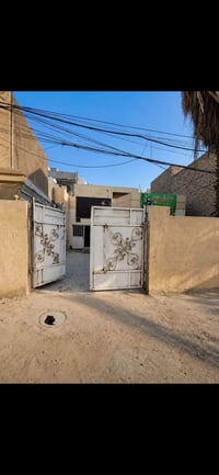 يتوفر لدي 100 متر عكاده من 200 متر نباع منه 100 بقت 100 الجهه بيها كل ...