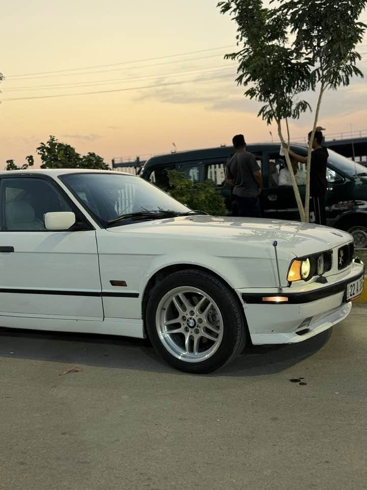 السلام عليكم bmw 525 موديل 1991 مكينه 6 مسكر بلاد عليها كزوز رياضي ويل رياضي سياره كلش نظيفه رقم اربيل بأسمي تحويل ثاني يوم كير مكينه حداديه كفاله كهربائيات تبريد كله شغال السياره مكان السياره ناصريه السعر 65 // *********** //
