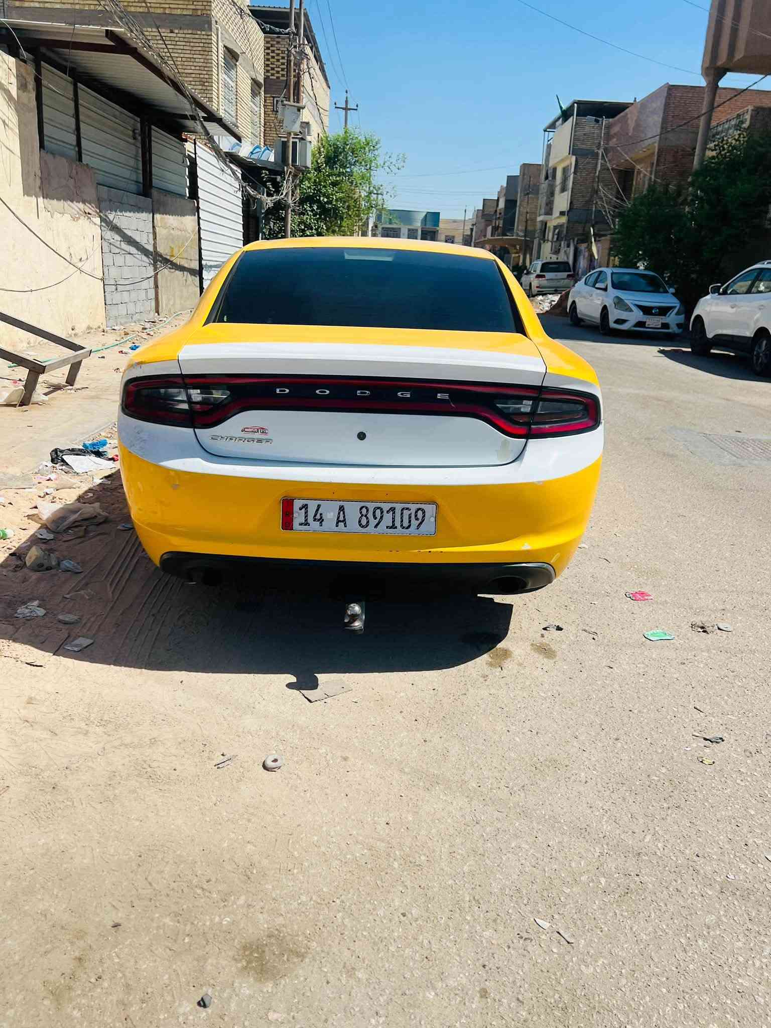 جارجر بوليسي 2019
كفاله عامه بس باب مبدل 
محرك ٣٦٠٠
تو ويل 
جاهزه من كلشي محرك كير حداديه 
بصره نجف الخط 
مكان السياره نجف 
***********

نص مكتوب في الصور:
- ***********