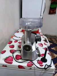 مثرامة للبيع هلا بيكم، شنو موديل المثرامة بالضبط؟ وهل هي أصلية لو تقلي...