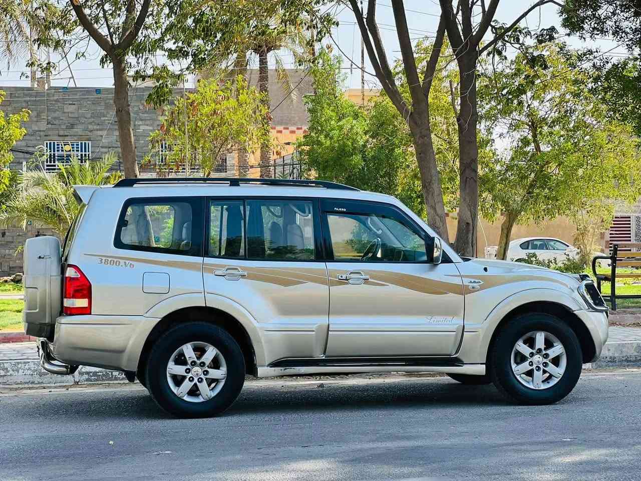 باجيرو 2006 خليجي السعر 78 قابل للتفاوض للاستفسار  ***********   مكفوله كفاله عامه ضربه وصبغ وتبديل شرط السونار  مواصفات فول فتحه سقف داخل جلد كامره خلفيه تحكم كشنات مريء شفط 7راكب 3قطع تبريد ثلج ❄ فورويل محرك 6V المرغوب محرك وكير كفاله تخم تاير حداديه السياره بلاديه جاهزه من اي نقص رقم بغداد سنويه لل28 تحويل مباشر مكاني كربلاء المقدسة
