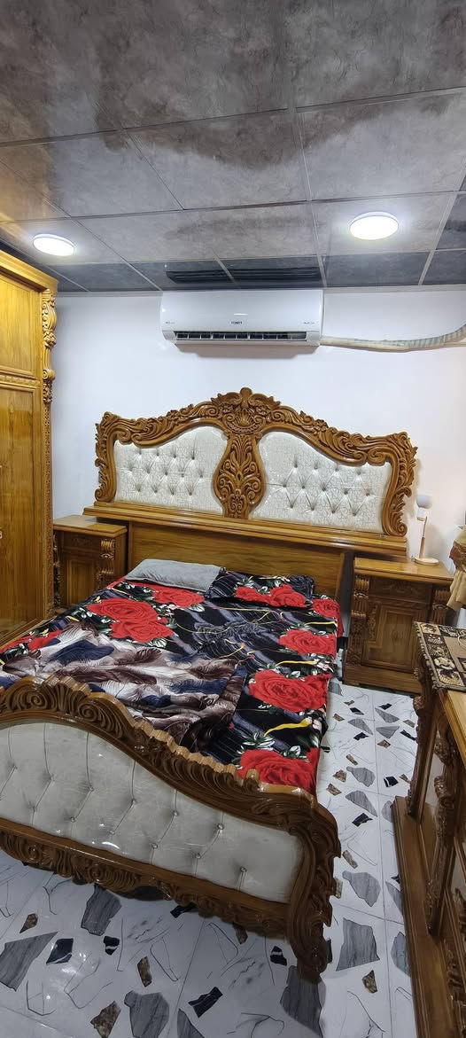 غرفة اخشاب • جديد • خشب ثقيل