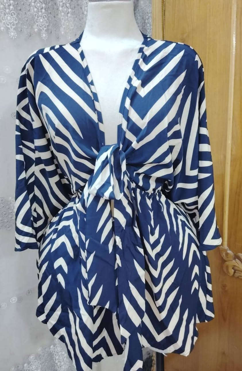 السلام عليكم اكوشلعه ملابس نسائيه الي يحب يتواصل مع صاحبه ملابس***********
