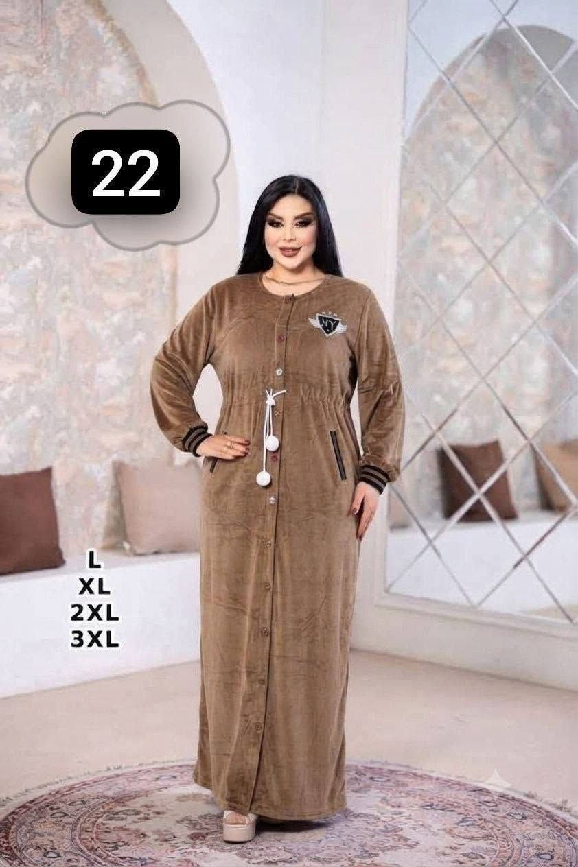 جملة 🔴 جملة 🔴 جملة
​ دشداشة مخمل خامة ثقيلة (درجة أولى) 
L - XL - 2XL - 3XL
للحجز والاستفسار مراسله الصفحه
واتساب *********** 
عنوان بغداد، الشورجة 🏙️

نص مكتوب في الصور:
- 17
- L
- XL
- 2XL
- 3XL
- 22
- 23
- 20
- 19
- 21