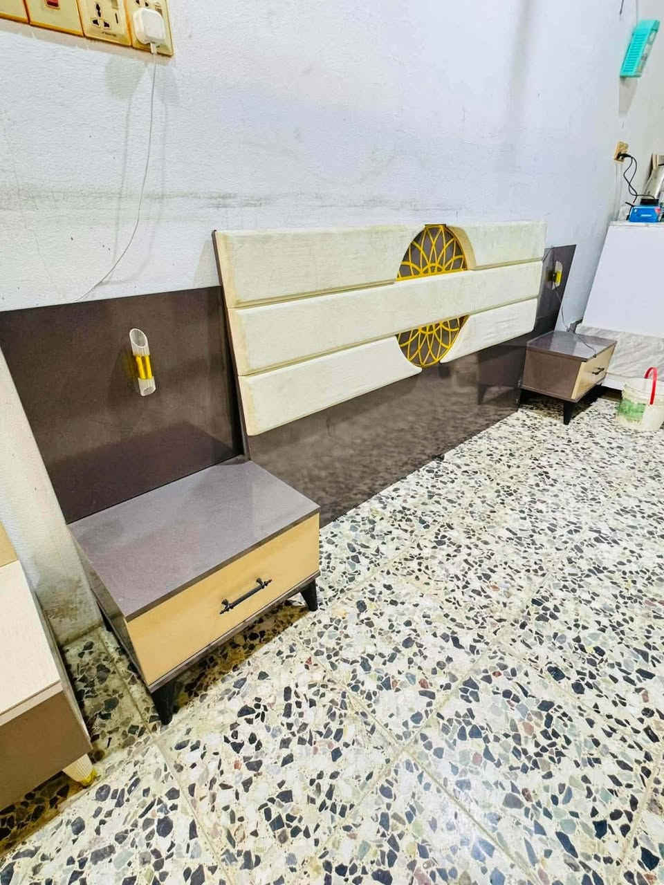 غرفه 5 قطع بيبان نضافه 100‎%‎ سعرهه 400 الف
مكانها نجف شراي سكرين وعل واتساب يراسلني 
***********
