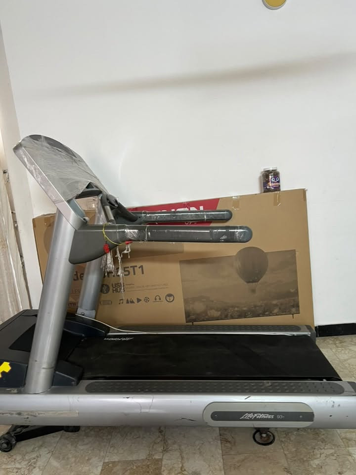 جهاز جري امريكي للبيع استخدام قليل حجم الكبير سعر مناسب للاستفسار  بغداد ***********
