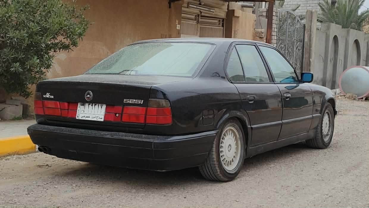 سلام عليكم بيع او مراوس حسب القناعه     525 اصل موديل 94  مسكر فانوس 
المواصفات دبل ايرباك دبل جكمجه سلايت بجم عريض كشانه كهرباء داخل صاج كير اوتو  
مكينه كير اكسل كفاله اكسل 3.23 تخم تاير 
حداديه امامي وخلفي بجيس كهربائيات كلها شغاله
سياره ترايها مال 26 بنكه كهرباء انسه شي اسمه حماوه عليها ادامه كامله المنضومه المي واتر بم ولف حماوه جوينات راديتر جديد كله مبدل اصلي صفاحه موس السياره سياره جاهزه من كل النواحه ماعده الكمبريسر فقط رقم صلاح دين مشروع وطني 
تحويل ثاني يوم سنويه 2028 مكان السياره 
بغداد الاعظميه سعرها 65 /***********
