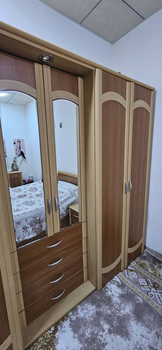 غرفة نوم للبيع  للاستفسار
***********
