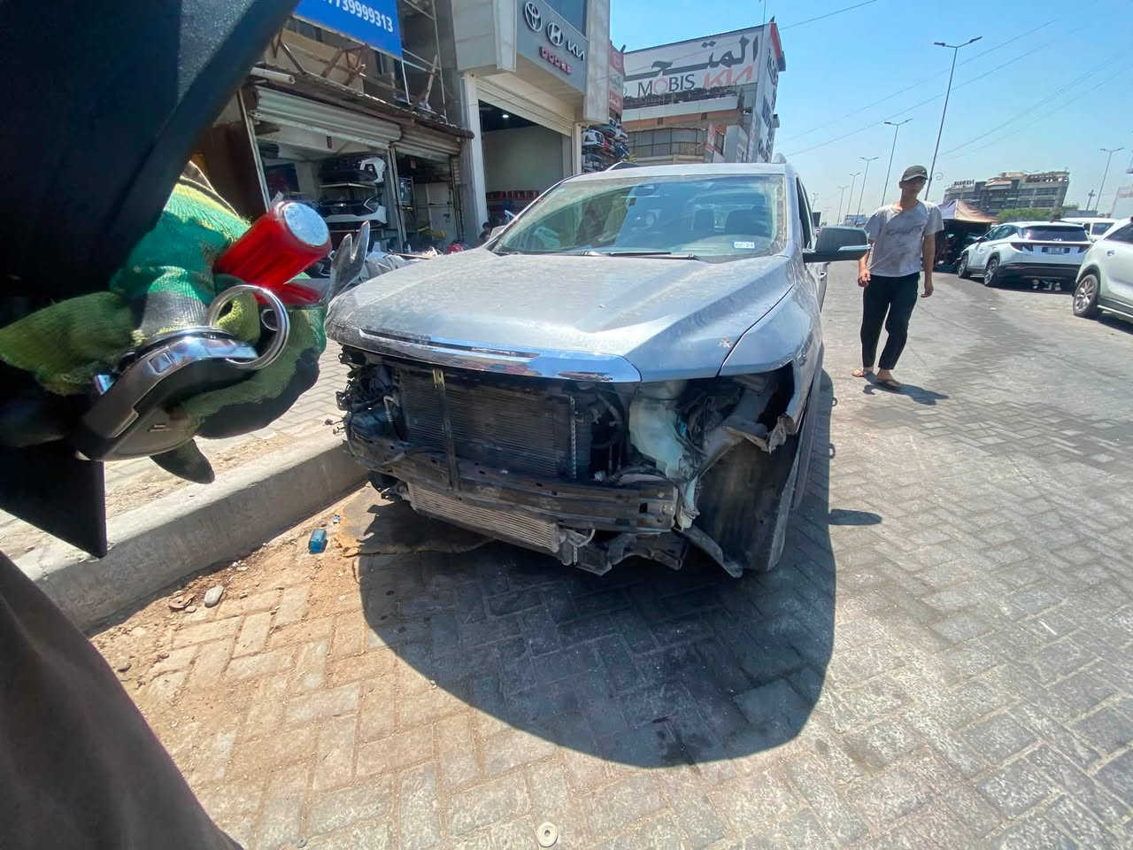 لقطات من العمل على سيارات الزبائن الكرام 
من داخل محلات لؤي العربي ✅ 
لقطع الغيار الأمريكية الجديدة والتفصيخ " 
يوجد لدينا توصيل لكافة محافظات العراق 🇮🇶 
ماعليك الا التواصل معنا عبر ارقامنا الظاهره 
او في الواتساب 🌿
***********
***********
من الله التوفيق والرزق ♥️
