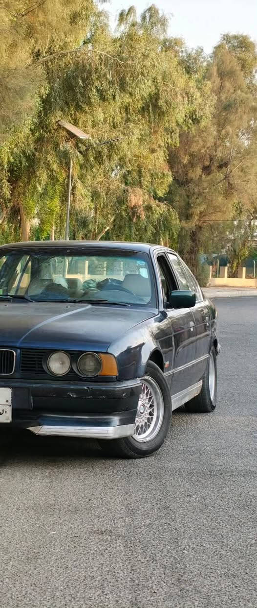 السلام عليكم 
بي ام ٥٣٥ موديل ٩١ سليمانيه سنويه ساقطه قبل شهرين 
السياره مكينه كير خير من الله صدرها حلو غرفه كلش حلوة 
راعيها باربيل 
فقط كيس الكير بي نضوح قليييييييل ميوصل للكاع اصلا
هاي تفاصيل السياره كلها 
شراي خابرني ودلل ***********
السعر ٥٠ وبيها مجال بسيط
