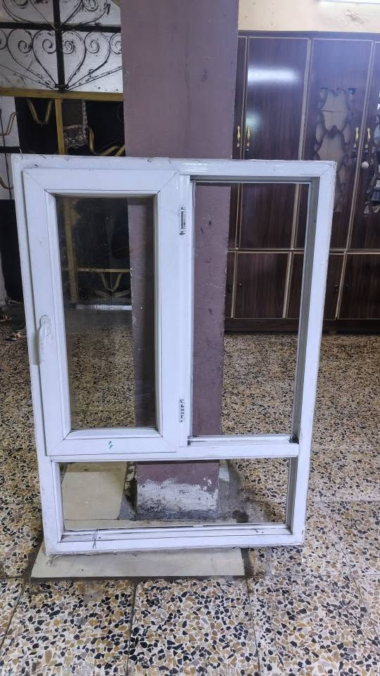 السلام عليكم.. شبابيك للبيع كلش نضيفات قياسات بالصور/كيزر حجم وسط كلش نضيف وهذا رقمي *********** كركوك, العراق

نص مكتوب في الصور:
- عرض 2 مترين 10 سم طوله 1 متر 18 سم
- عرض 1 متر طوله 1 متر 45 سم
- عرض 74 سم طوله 1 متر 62 سم