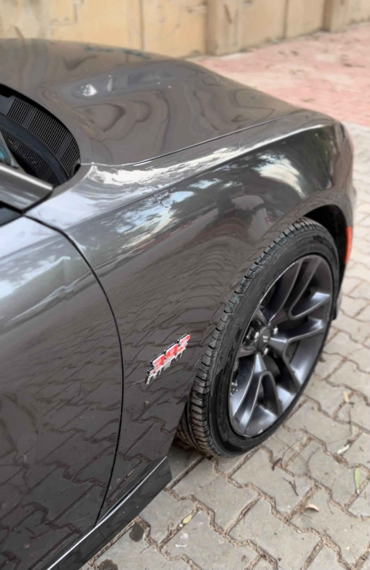 السعر 225 وبيه مجال
جارجر سكات باك ٢٠٢٣ ((رقم بغداد)) للبيع
قطعتين فقط البنيد مبدل و جاملغ خلفي  مصبوغ شبر منه ايرباك ستيرن ودشبول 
ماشيه ٢٤ الف 
مواصفات كشنات قماش 
شاشة كبيرة
سستم صوت الباين
حساسات خلفية 
كرسي السايق كهرباء
تدفئة كشنات تدفئة ستيرن
مكان السيارة بغداد الحارثية
السعر 225 وبيه مجال
للاستفسار ***********
***********
متواجد واتس اب
