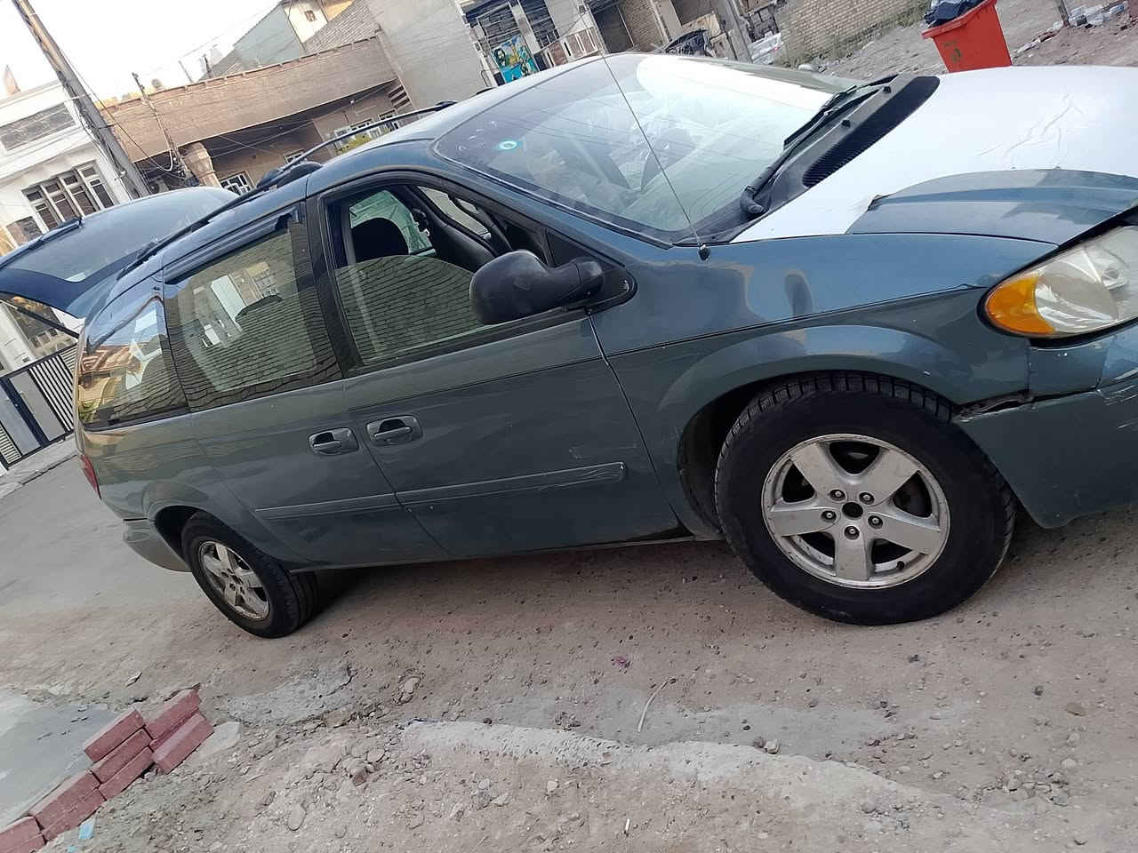 السلام عليكم
دوج كارفان للبيع 
سعر 75
مكلف بالنشر  اتصل ع صاحبها او راسله 
***********
