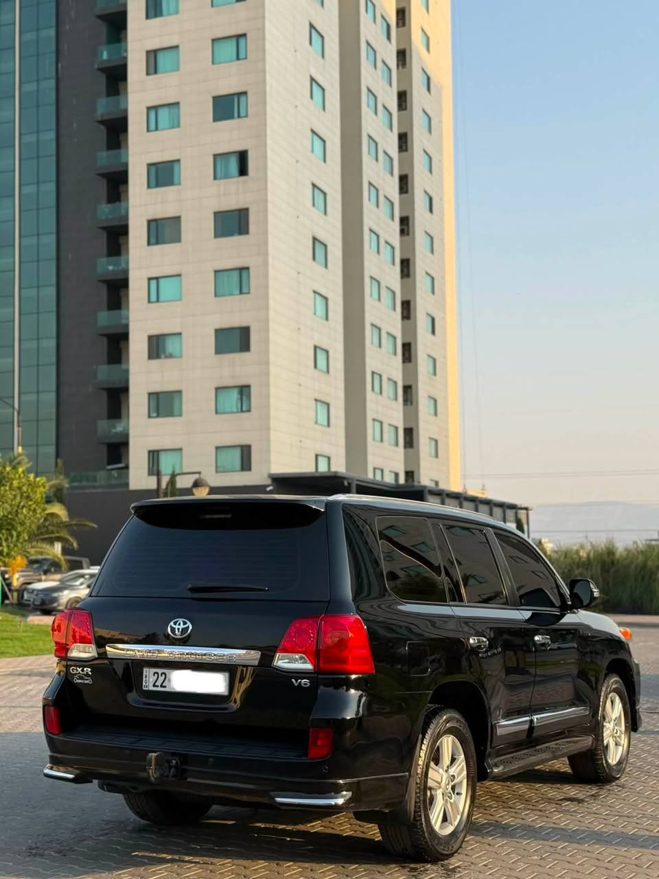 LAND CRUISER GXR 2013 
لاند كروزر  GXR
موديل 2013
مكفولة كفالة عامة
سيارة تجمع بين النظافة، المواصفات، والكفالة
سعر 360 💵 
✅ مكفولة كفالة عامة من الضربة، الصبغ، التبديل، والبارد.
المواصفات:
ماشيه 122 كيلو فقط
محرك V6  VVT 
كير محرك ما مفتوح مكفوله كفاله عامه

‏🔹 GXR فل مواصفات
🔹 فتحة سقف
🔹 تشغيل بصمة + بصمة أبواب
🔹 7 ركاب
🔹 شاشة
🔹 كاميرا
🔹 مثبت سرعة
🔹 محرك V6
🔹 دبل (4WD)
🔹 ثلاجة داخلية
🔹 مقاعد جلد بيج
🔹 5 ويلات كب كروم
🔹 إشارات بالمرايا
🔹 مرايا كهربائية
🔹 حدادية جديدة
🔹 تخم تايرات ممتاز
🔹 المحرك والگير مكفولين
🔹 تبريد ❄️ ثلج

▪️ رقم اربيل بسمي 
▪️ الموقع: سليماني

📞 للاستفسار: ***********
