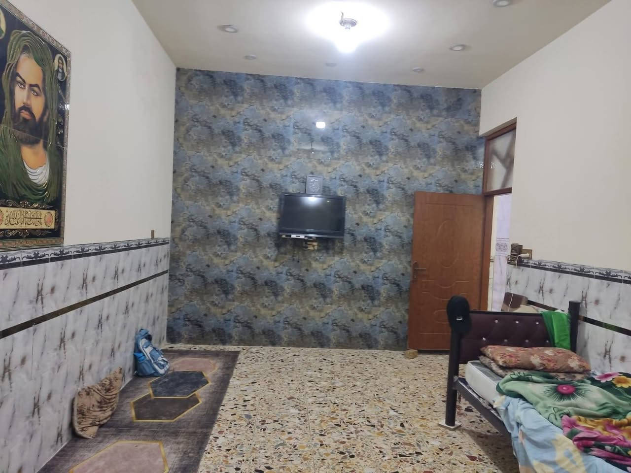 السلام عليكم دار للبيع 100 متر طابقين زراعي سند 25 جديد كافت خدمات بغداد الكمالية بستان علي كمال ***********

