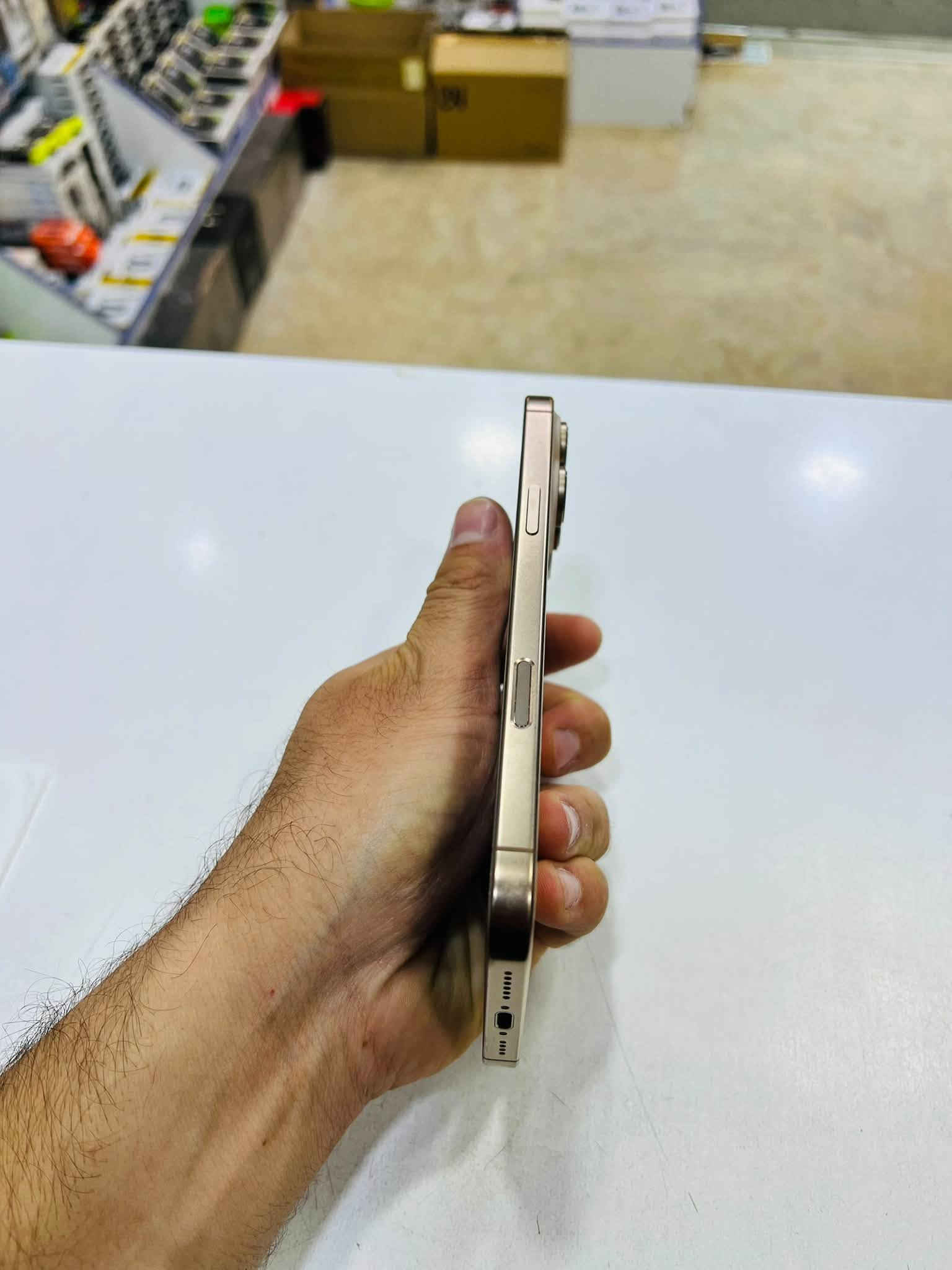 آيفون ١٦ برو ماكس • ٢٥٦ • بطارية ٨٩٪