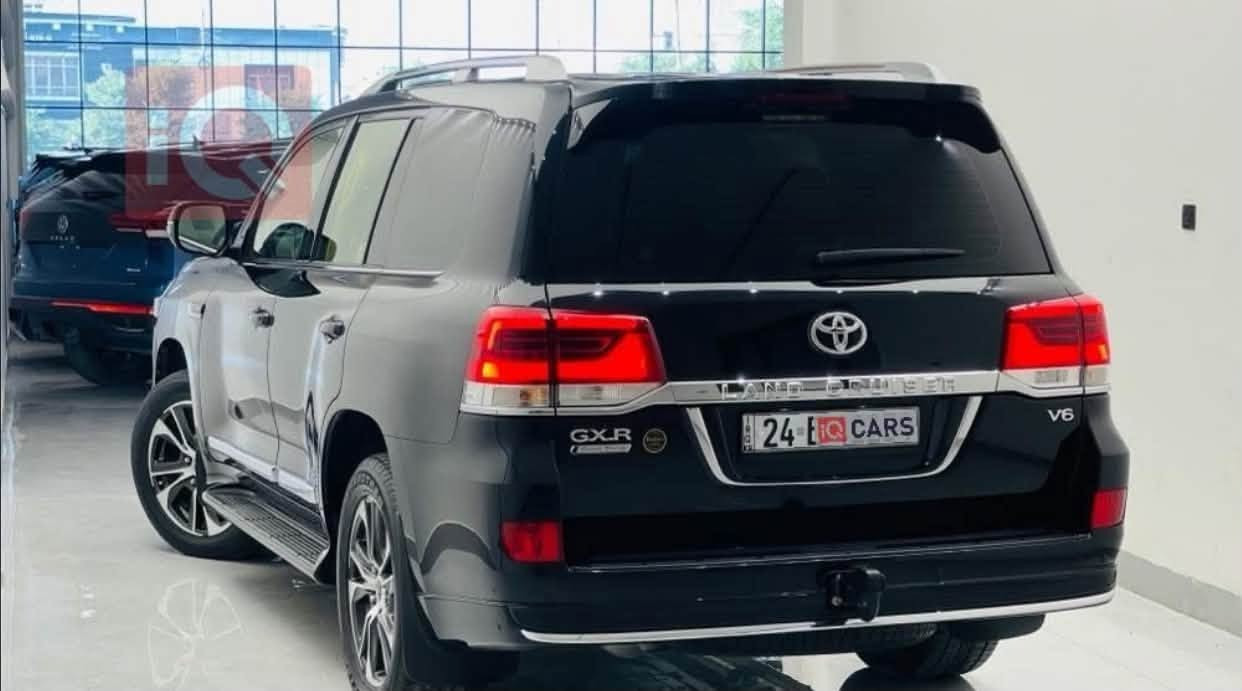 عربى/کوردی
تويوتا
لاند كروزر, GX.R Grand Touring, 2020
عدد الأميال : 130,000 كم
ضرر: بدون صبغ
سلندر: 6 سلندر
محرک: 4.0

لمزيد من المعلومات الرجاء الضغط على هذا الرابط 
👉 https://www.iqcars.net/redirect/1432908?lang=ar
***
تۆیۆتا
لاند کروزەر, GX.R Grand Touring, 2020
ماوەی ڕۆیشتن : 130,000 كم
بۆیاغ: بێ بۆیاغ
پستۆن: 6 پستۆن
بزوێنەر: 4.0

بۆ زانیاری زیاتر تکایە کلیک لەم بەستەرە بکە  :
👉 https://www.iqcars.net/redirect/1432908?lang=ku

***********

نص مكتوب في الصور:
- iQ
- IQ CARS