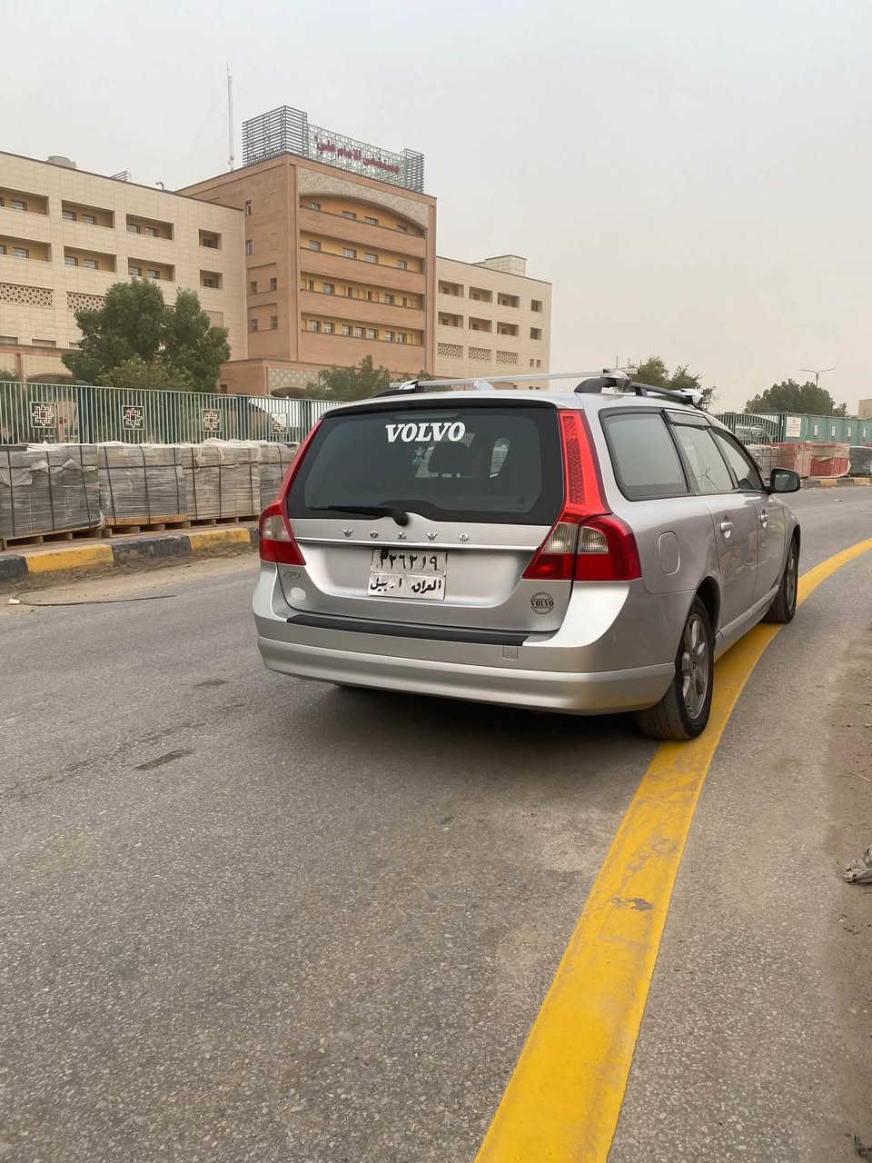 السلام عليكم
سياره للبيع فولفو V70 موديل ٢٠١١ لون سلفر   السعر 65$

السياره محرك كايم 

مكن السيارة نجف.  للتواصل ***********

تبريد شغال 

تخم تاير جديد 

باتري جديد 

تبريد قطعتين

