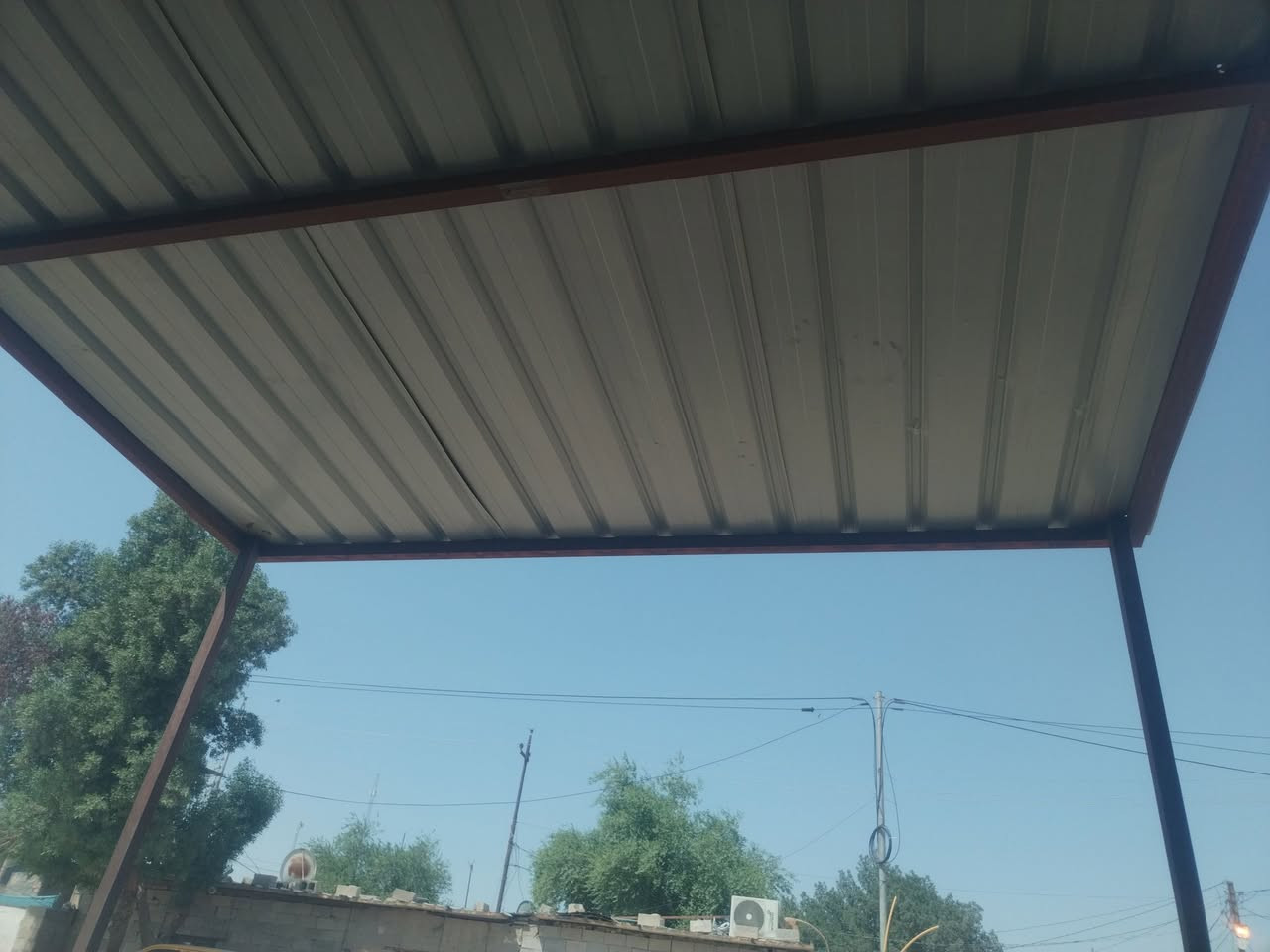 سقيفه 3/3 حديد ثقيل تفصال جديد توني فصلتهه للشتاء واجه عليه تفليش مكاني الديوانيه مقابل المعهد التقني السعر 125 وبيهه مجال قليل للشراي ***********
