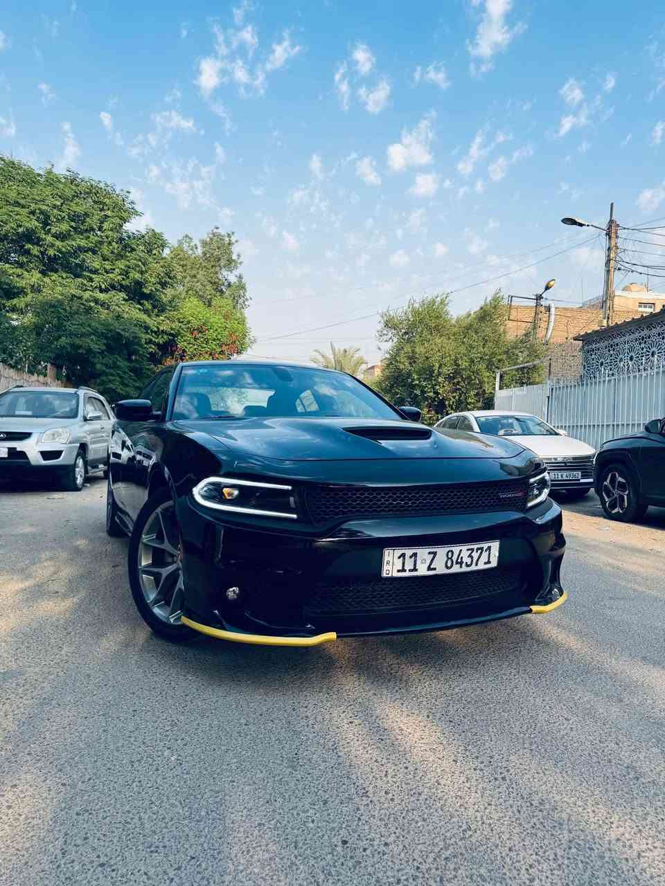 � للبيع | دودج تشارجر GT  2023 🔥
▪️ الموديل: 2023
▪️ وارد امريكي 
▪️ الحادث : باب خلفي تبديل نفس اللون وصبغ بالجاملغ الخلفي بسيط  نظيفة جداً، ✅ 
▪️ الممشى:36 ألف 
💵 السعر255 
للاتصال :*********** بغداد, العراق
