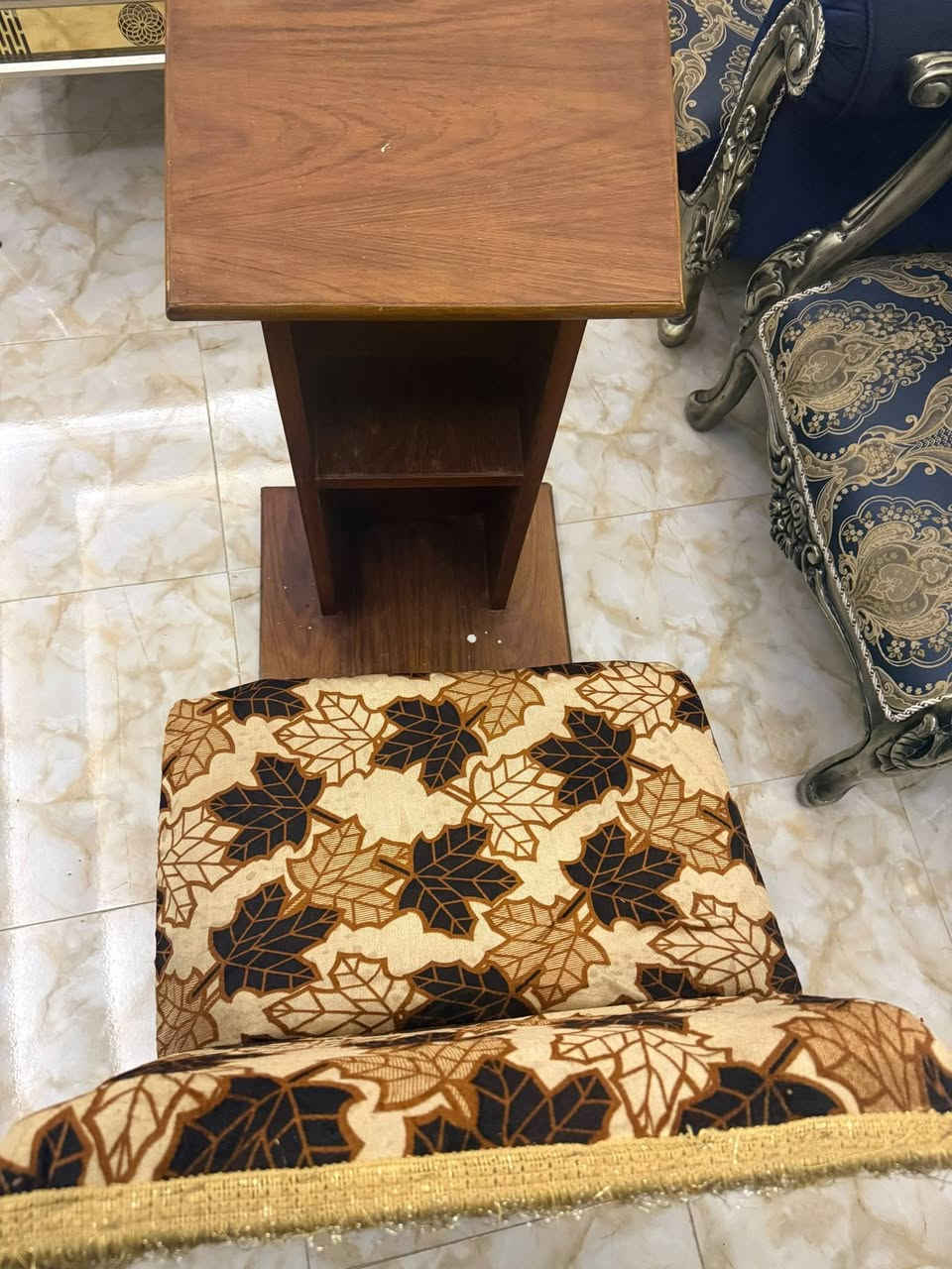 ميز صلاة • نجارة عراقي • تقاطع القدس