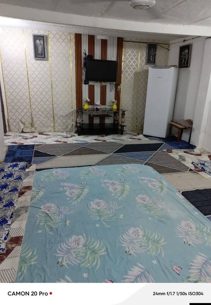 بيت للبيع مكاني الديوانية حي النهضه قرب جامع شاكر هندس البيت غرفتين صالة مطبخ حمام صحيات طارمة وعرصة ورة البيت 75متر 
رقم تليفون ***********
