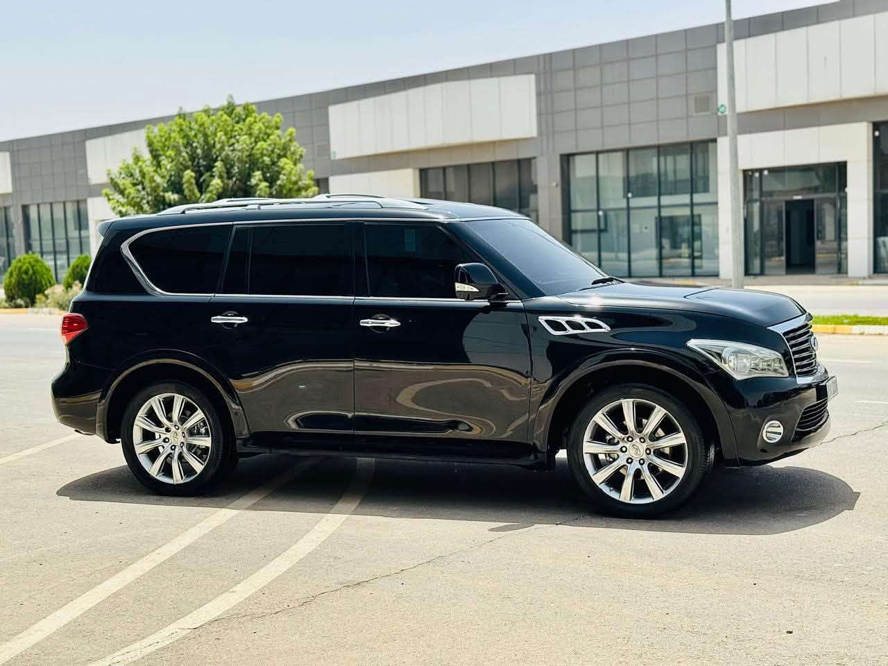 انفينيتي QX56 • محرك V8 • ٢٠١٢