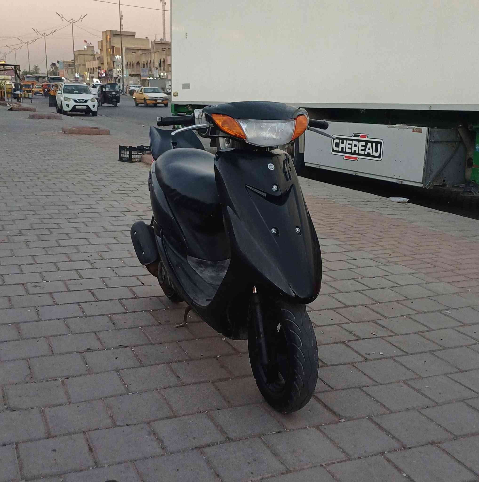 سلام عليكم للبيع عصفوريه فحل سلف وهندر شلعه معدل سرعته ٦٠ مكينته بلاديه السعر ٣٠٠ قفل  قفل بدون عمله رجاء السكن بغداد طالبيه شراي يتصل ***********
