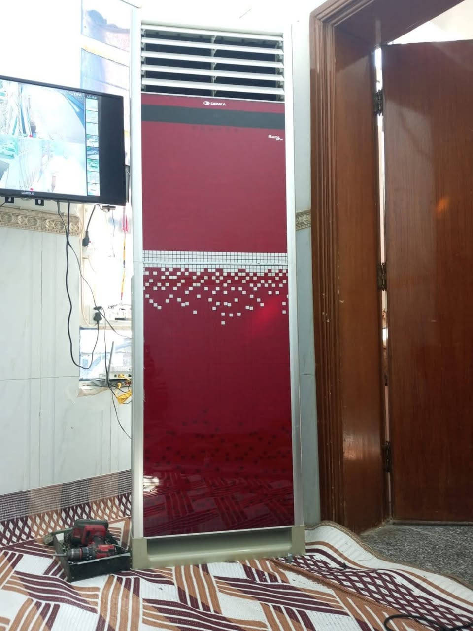 سبالت 2واحد TCLحجم 3طن والثاني دنكه3طن والثالت2ونص طن المجموع3سبالت مشدودات بلبيت شرط شركه بدون تصليح متوازي عله البيع العنوان نجف الستفسار***********بي وتساب
