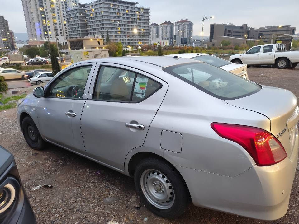 لاکشمیبای 2019 سلڤەر
تۆماتیک تەبرید ٢ جام کارەبای قوفڵ مەرکەزی
بێ بۆیاخ بێ دەعم
تەنها ساردێکی دەرگای سنوقی هەیە و قوپاوی چاملغی سەکن
باتری و ڕۆنی مەکینە و گێڕی تازەیە
190،000 رۆشتوە
***********
***********
نيسان صني 2019
توماتيك تبريد ثلج 2 جام كارباي قفل مركزي
 مابي سبغ ولا ضربة فقط بارد على باب سندوق و قوب على جاملغ سكن
باتري دهن مكينة و گير جديد
190،000 ماشي

***********
*********** السليمانية, العراق
