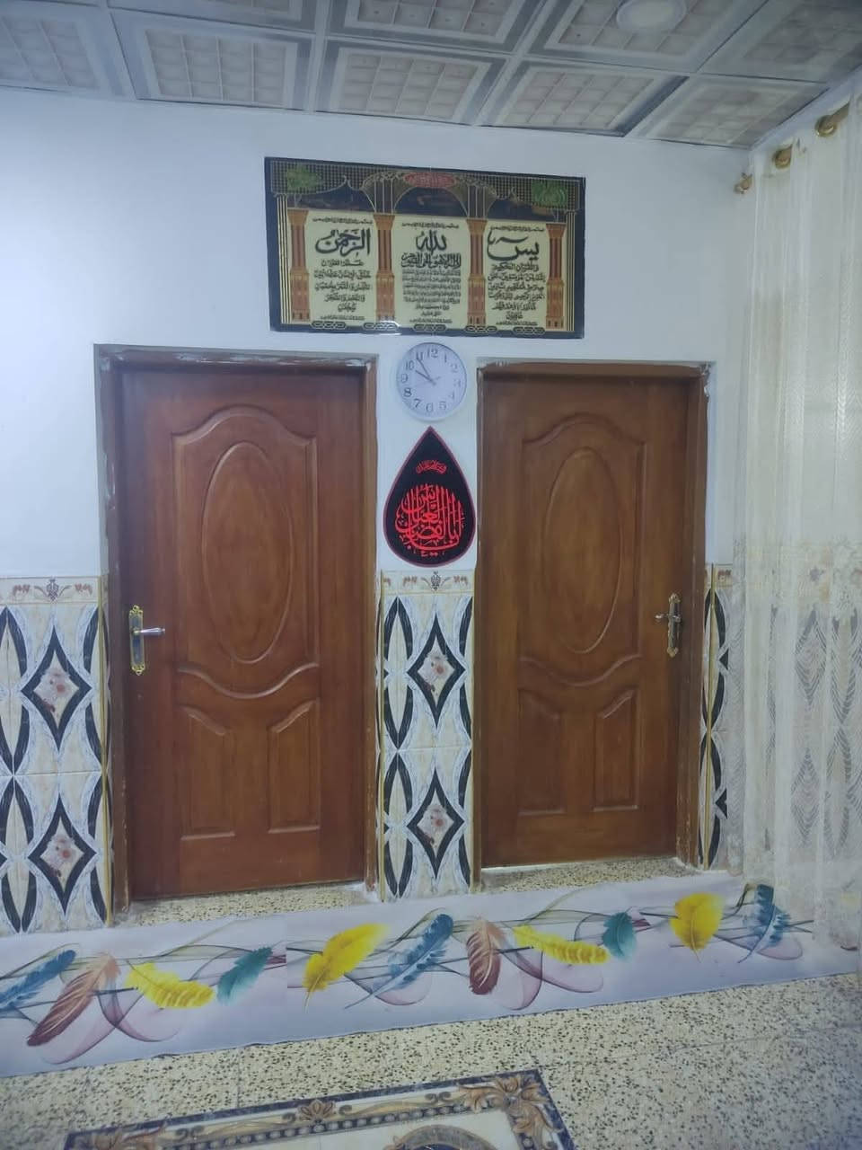 بيت للبيع طابقين المساحه 250متر الهلايجية  رميثه قرب المعهد التقني الجديد
برانية وصالة ومطبخ وغرفتين فوك وغرفتين جوه وطارمه وصحيات داخليه وخارجيه لمزيد من التفاصيل الاتصال
على الرقم ***********
