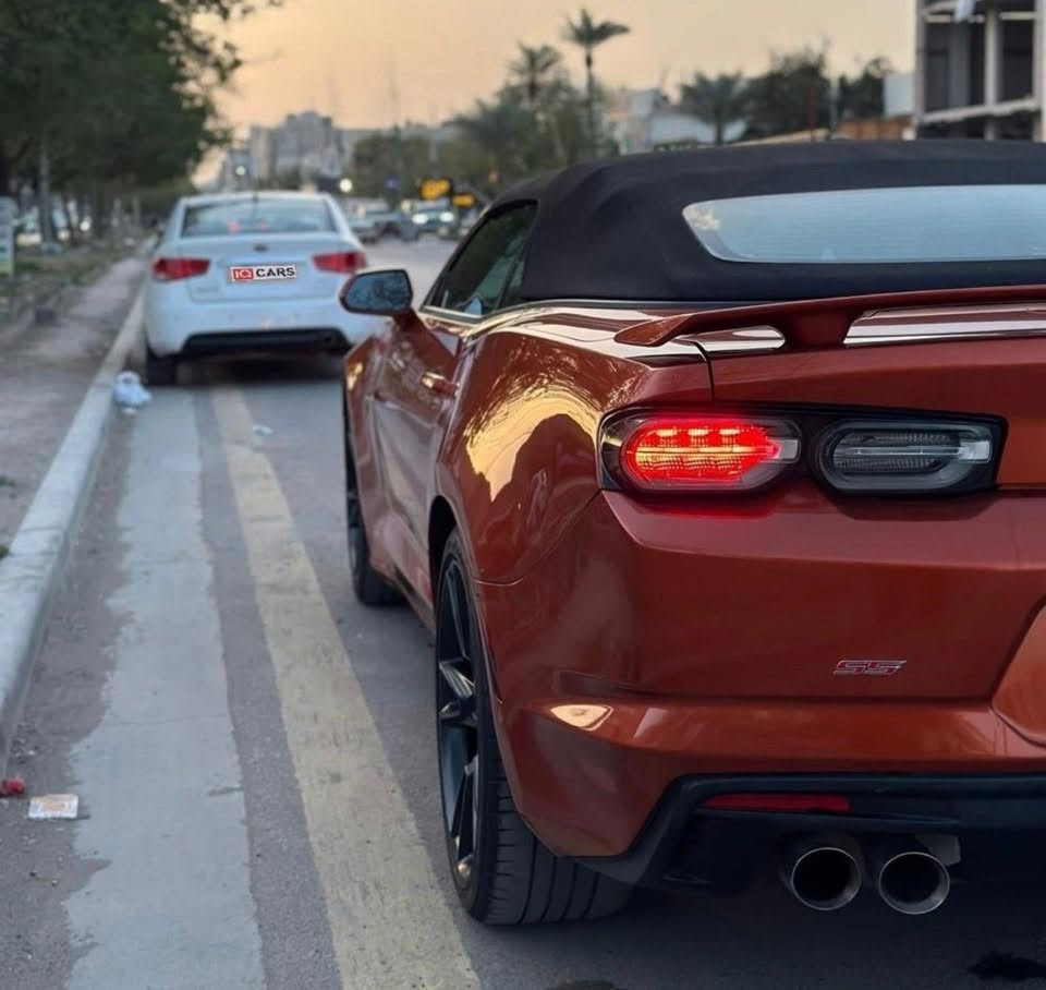 للبيع كمارو مميزه  2023 SS
‏حجم المحرك 8 💪💪 6200 ماشيه 16 MI رقم بغداد 
المواصفات 
قماره كشف 
لون مشمشي مميز 
كشنات كهرباء +تدفئة  
شاشة كبيرة وسطيه
ويل ssاصل
فجوج بريمبو اصل
اربع انظمة قياده مختلفة
شفتات استرين 
لايت ss اصل
تحكم اگزوز اصلي  
وبيها مواصفات ال SS  معروفه 
رقم بغداد هزة جديدة
تايرات الاصليه 
السيارة ماااااابيها اي نقص ولامسج بدشبول و
حادثها مال امريكا جاملغ امامي ايمن +خشم بنيد شوية خشم جاملغات الخلفيه يعني اربع احسب اربع قطع صبغ  بدون شاصي او لغد 
***********
المكان بغداد / المنصور // السيديه
