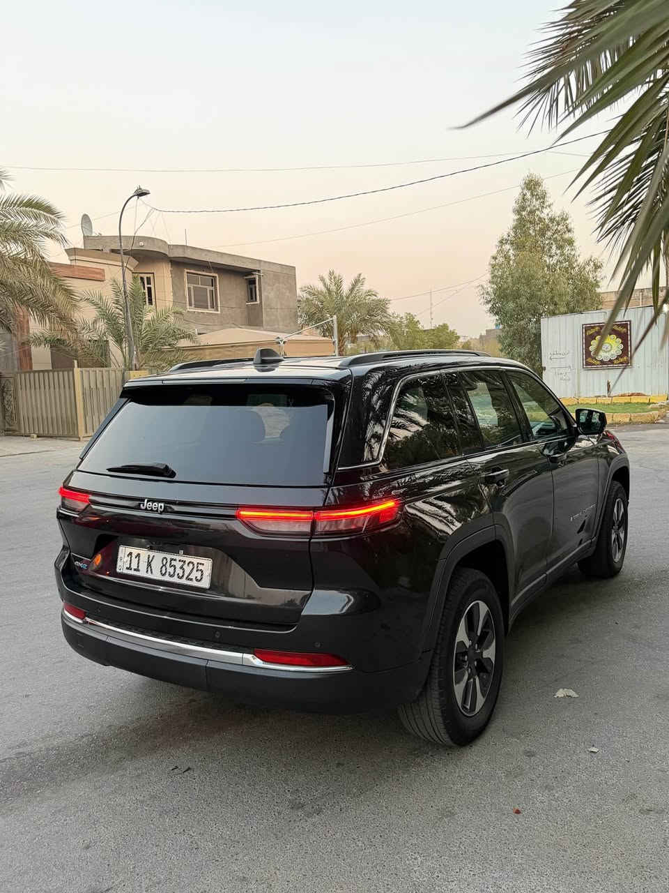 � للبيع | Jeep Grand Cherokee 4xe Hybrid 2024
🚘 اللون: رصاصي غامق وارد أمريكي سعر مناسب جداً
📸 صور الحادث مرفقة بالمنشور + السونار ⚡️المواصفات:
• مكينه 2.0 توربو + Hybrid Plug-in
•ماشيه 57 الف كيلو 
• شحن منزلي 🔋تمشي تقريبًا 50 كم ع كهرباء
• دفع رباعي 4×4
• فول مواصفات 1/1
• 5 راكب
• رادار 360°
• تحديد مسار
• حساسات خلفية
• 5 أنظمة قيادة
• بانوراما
• كير ماوس
• بصمة + هاند بريك كهربائي
• مقاعد جلد + تدفئة
• شفتات ستيرن + ستيرن تدفئه
• إضاءة LED
• رقم بغداد الجديد 
💰السعر : 220 $$ 🤝 بيه مجال بسيط وماكو هيج سعر 
مكاني بغداد القاهره *********** بغداد, العراق
