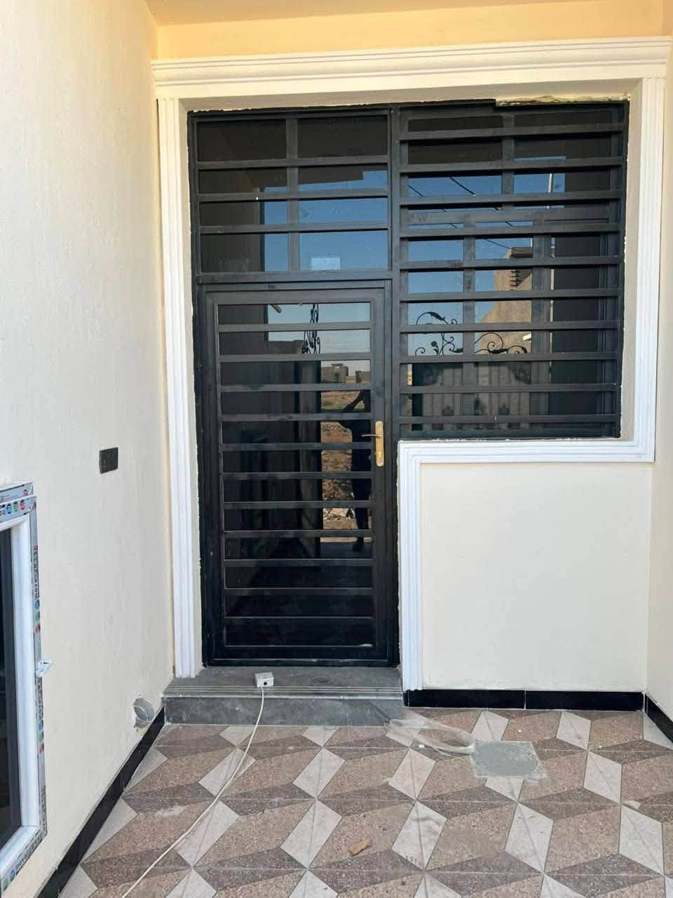 سلام عليكم 

يعلن مكتب دار الإيمان للعقار🏠

عن توفير بيت بيت الايجار طابق واحد فول متكون من صحيات واستقبال ومطبخ وصاله وحمام وغرفه نوم وحده 🏡

عنوان 🅿️حي الأمين منطقه 20نافذ على شارع 40مجمع البرديني 

بدل الايجار 250الف قفل💵

للاستفسار ***********📞
